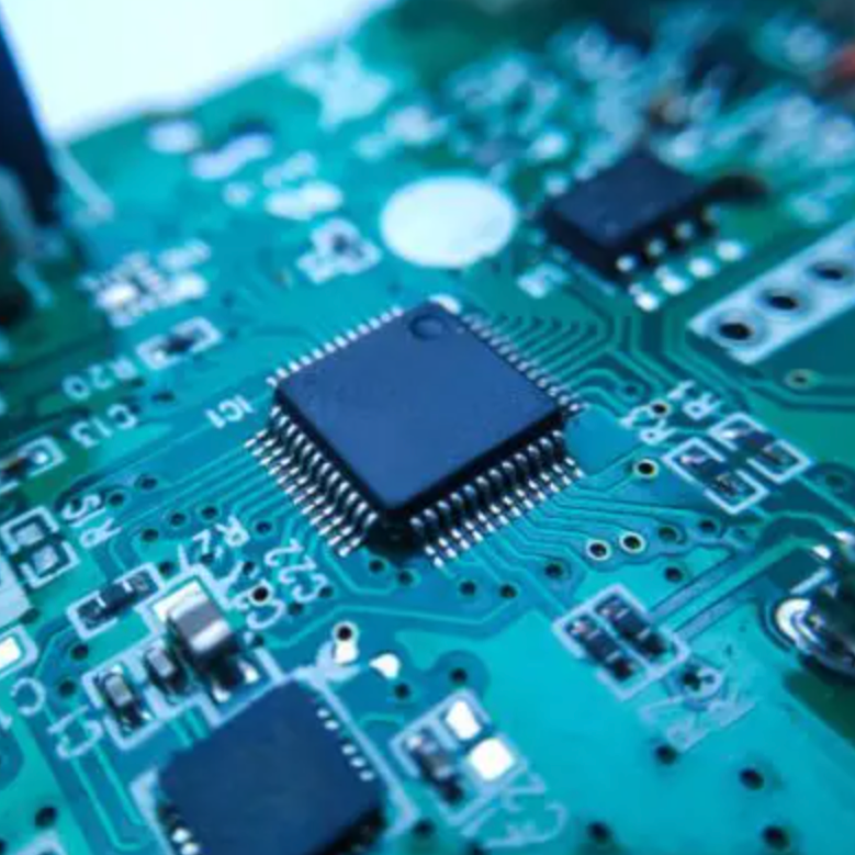 超硬メタルソーで切削精度・寿命を両立：半導体・電子部品の導入事例