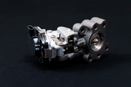 樹脂製シロッコファン＜長く狭い空間でも安定して送風可能＞ | 日清紡