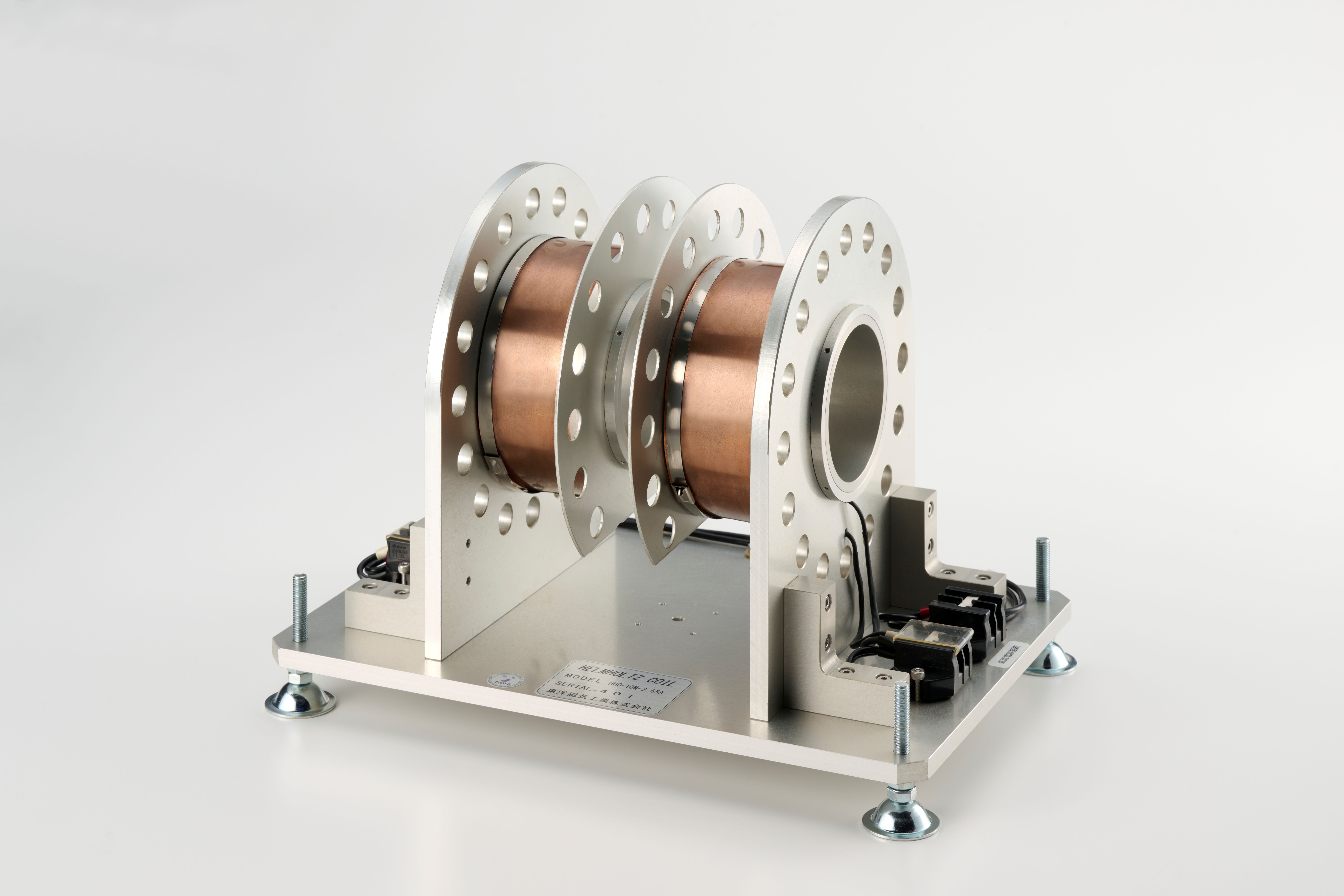 ヘルムホルツコイル方式磁界発生器