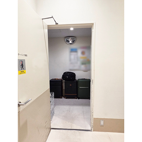 安全対策 ミラー使用事例 宿泊施設での衝突防止に