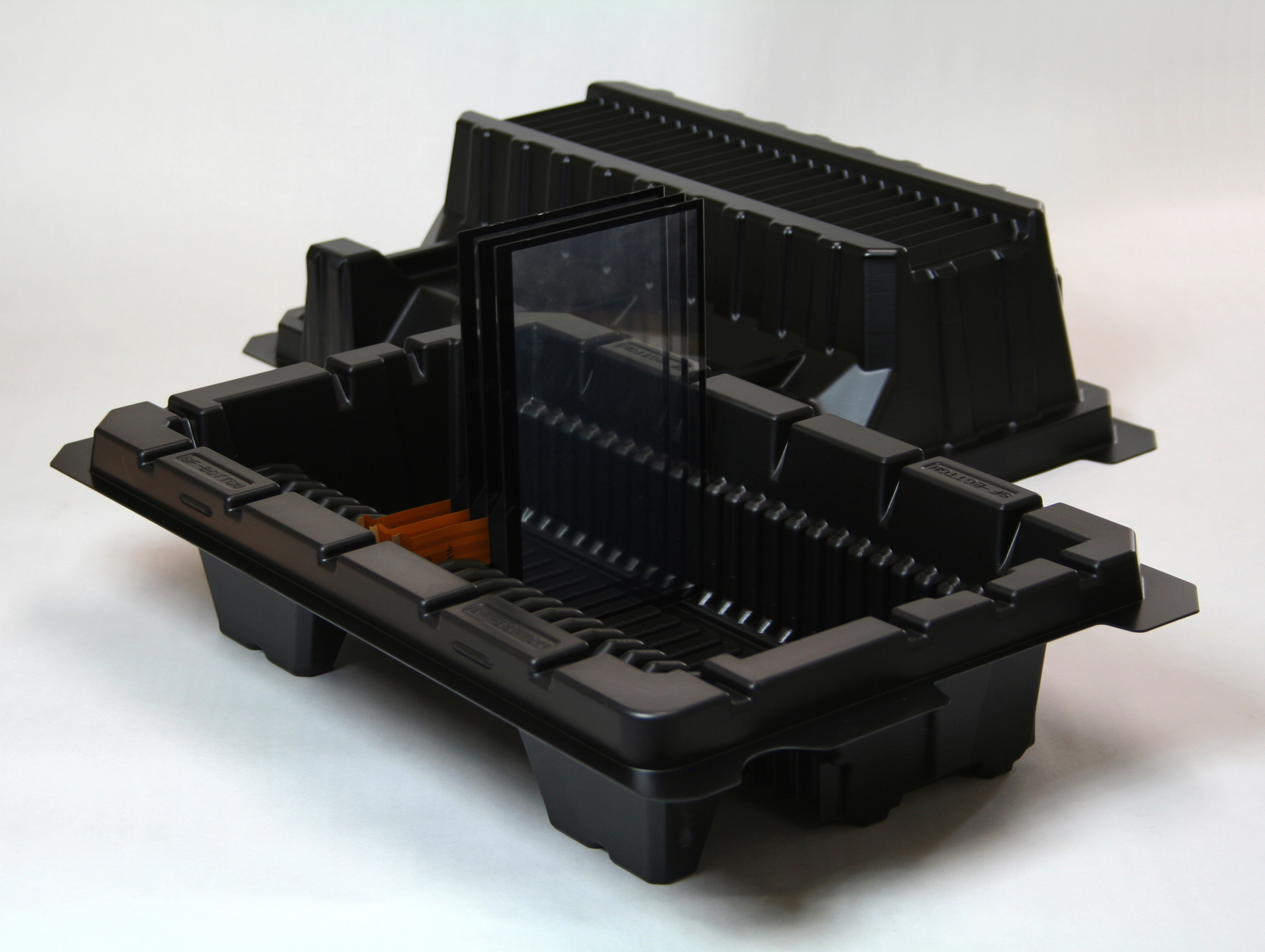 【ウェアラブルデバイス向け】真空成形ソフトトレー