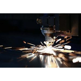 【活用例】大量生成された熱を解決！産業用レーザーの効率的な冷却