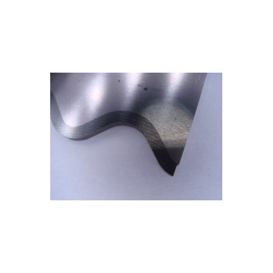 ワイヤー放電加工　薄板　溝加工 Slit like a comb by wire electric discharge machine.jpg