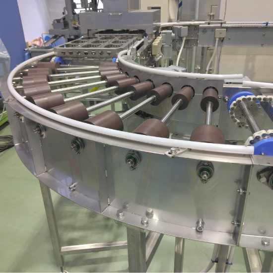 多様なライン設計に対応！90°カーブコンベア SUS製ローラー式