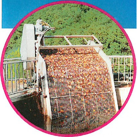 【発電所向け】ベルト走行式自動除塵機（ワイヤーベルト方式）