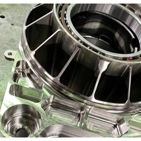 ​レーシングカー部品