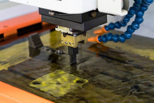 【時計向け】型彫放電加工による装飾部品の微細加工