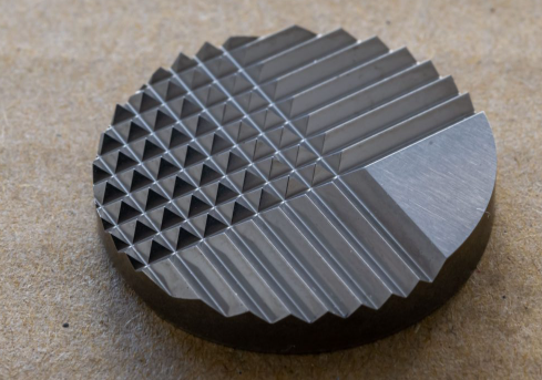 【自動車向け】微細加工技術で実現する部品の小型化