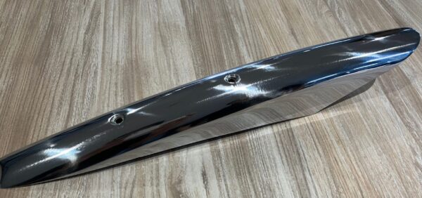 【高級家具向け】精密板金加工とバフ研磨