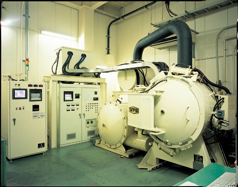 【通信機器向け】高精度・長寿命の金型技術