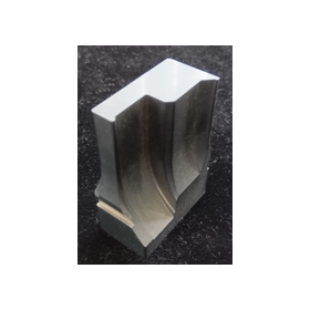 【加工実績】電子部品用順送プレス型のパンチ