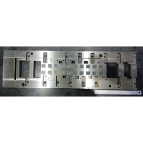 【加工実績】電子部品用順送プレス型のパンチ2