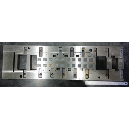 ?電子部品用順送プレス型のパンチ2 画像.png