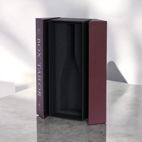 観音開き &times; クロス紙 &times; ワインレッドの高級酒ギフト用貼り箱