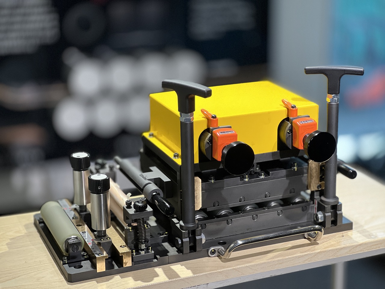 【製造業向け】i+ONE：高精度位置調整を実現