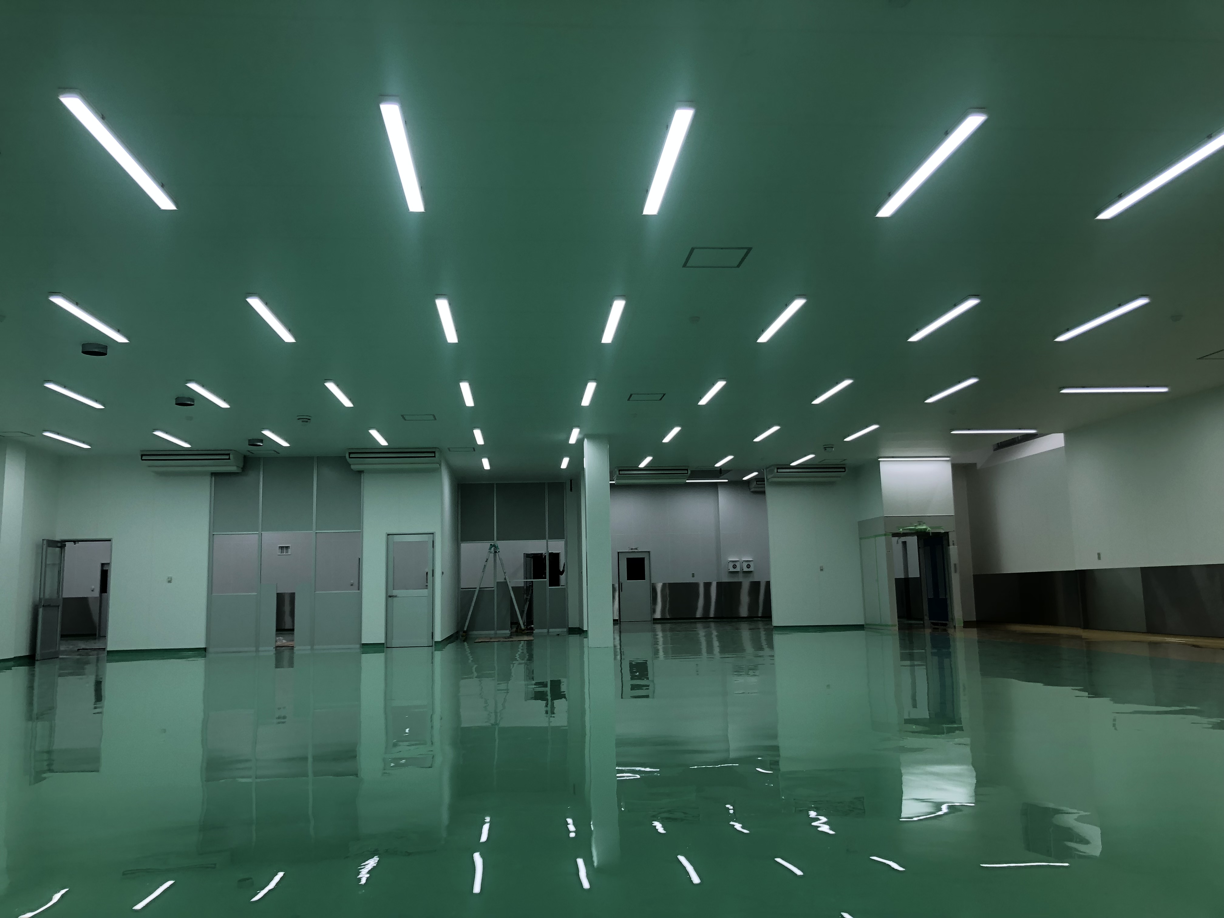 【化学品倉庫向け】非常灯付きLEDベースライト