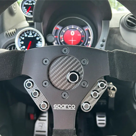 【製作事例】自動車のステアリングスイッチをカーボンで製作