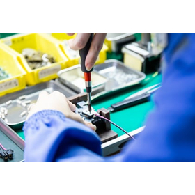 部品組立の請負事例：生産計画の集中時期に依頼できる会社を探す