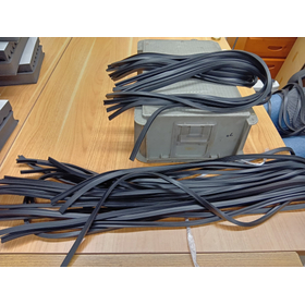  ゴムチューブのカット加工・接着加工のみでの対応可能です