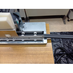 ゴムチューブへのスリット加工　既存のゴムチューブにスリット