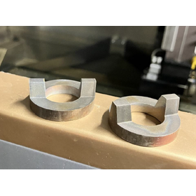 【製作事例】2輪用輸送機部品の小ロット量産品