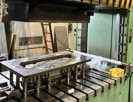 【工作機械向け】輸送機用部品の試作量産プレス