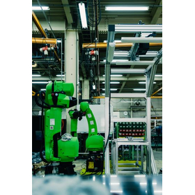 【自動車部品向け】産業用協働ロボットパレタイザー