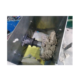 脱水機｜製紙会社の原料の色混入と腐敗臭を同時に解消【事例付】