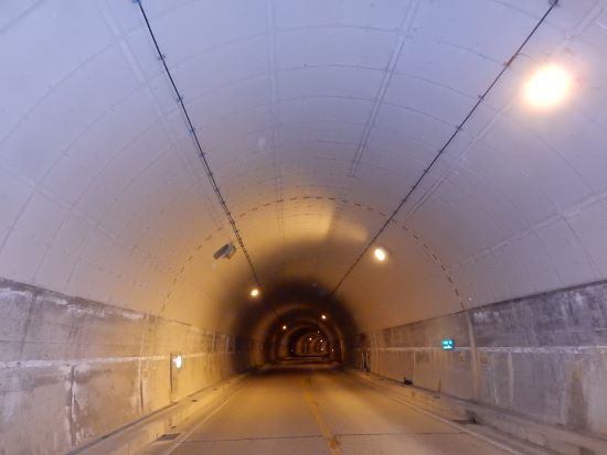 NFKパネル工法 新しいコンクリート構造物補強材