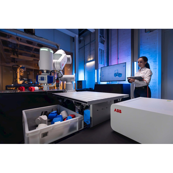 1_OmniCore_IRIS_Intelligent_Robotics_Imaging_System.jpg
