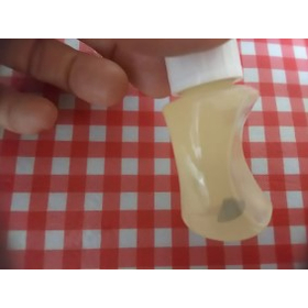 100％精油にていろいろな樹脂素材・容器を検証