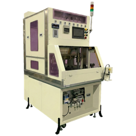 Helium leak testing device