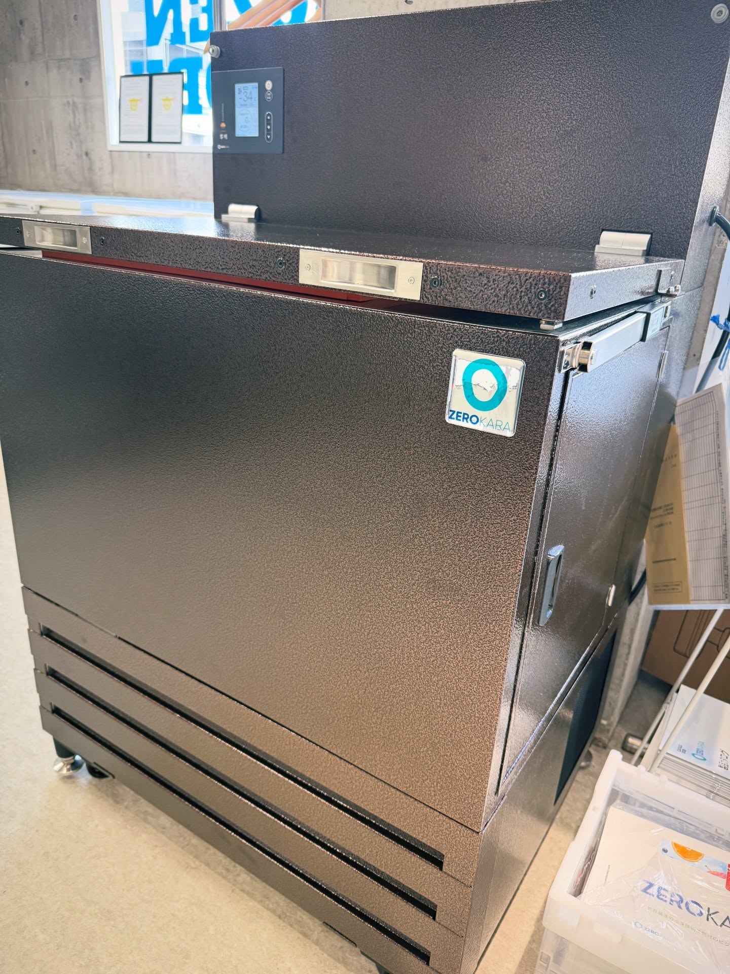 厨房でも使えるコンパクト急速液体凍結機『RF-1』 米田工機 | イプロス