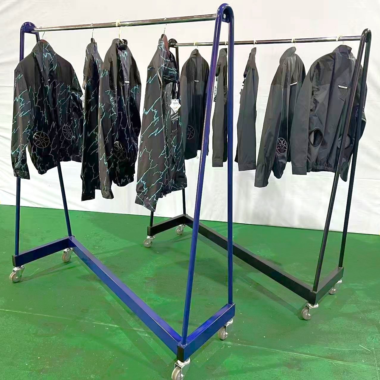 【クリーニング向け】ハンガーラック台車(Zラック)