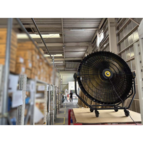 小型送風機導入事例：配管機材商社様 製品画像