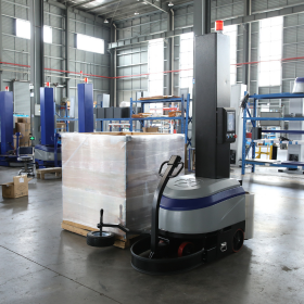 【物流向け】パレット包装作業を効率化する自走式包装機