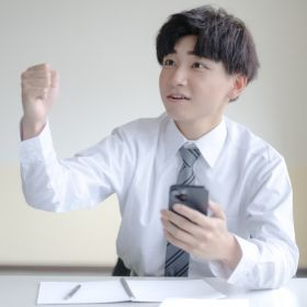【営業情報共有】営業成功事例シェア