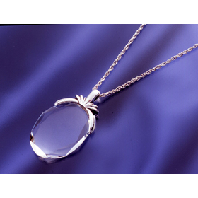 クリスタル　ルーペペンダントネックレス アンティークシルバー