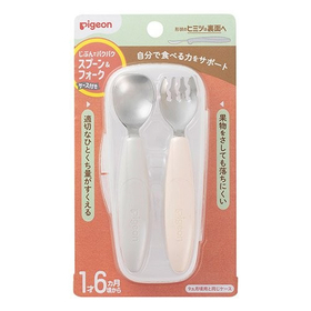 ピジョン　じぶんでパクパク　スプーン＆フォーク　ケース付き（ＥＡ