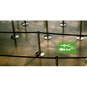 イベント会場・展示会での動線誘導に使えるフロア誘導シール