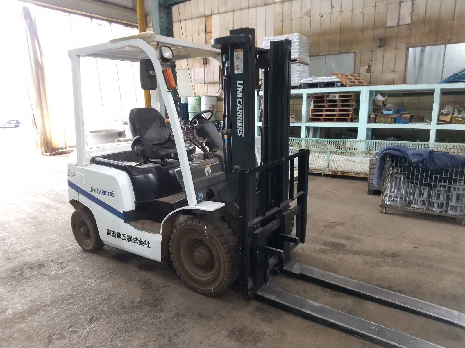 フォークリフト塗装（外観ピカピカ）