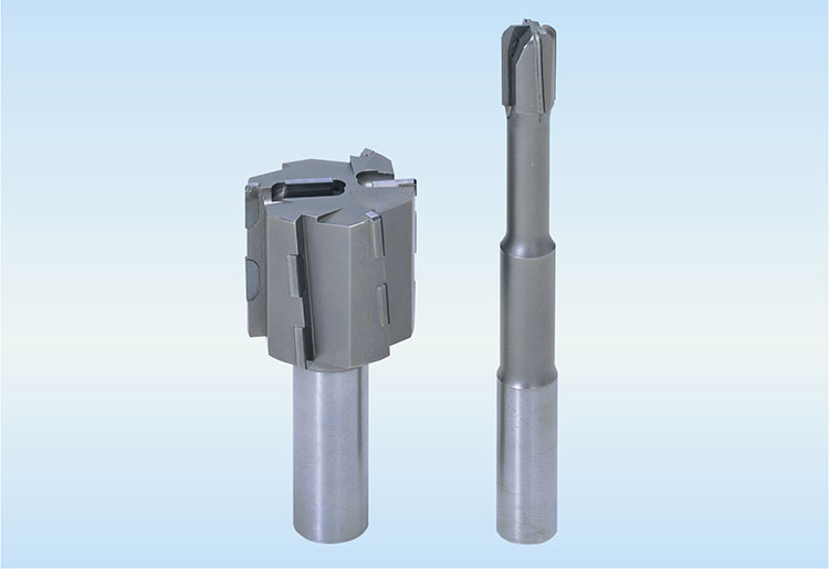 アルミ鋳造製品の湯口バリ取加工用エンドミル