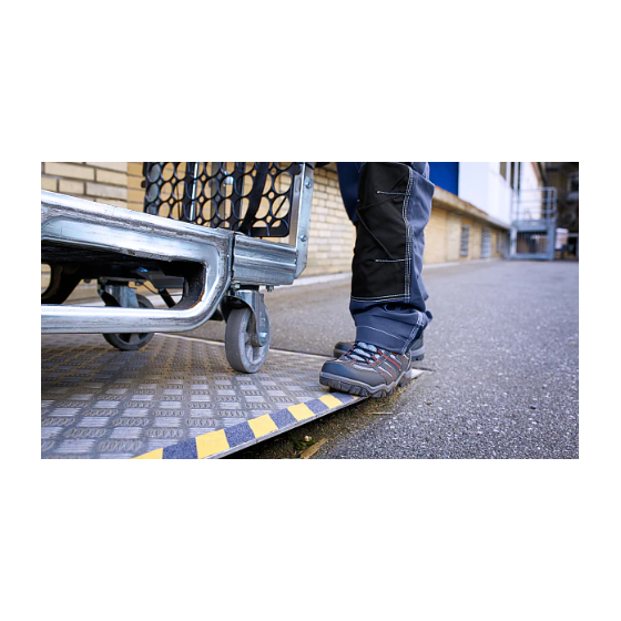 ?すべり止めテープ 画像.png