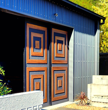 無垢一枚板の美しさと魅力が詰まった『森のテーブル美術館』