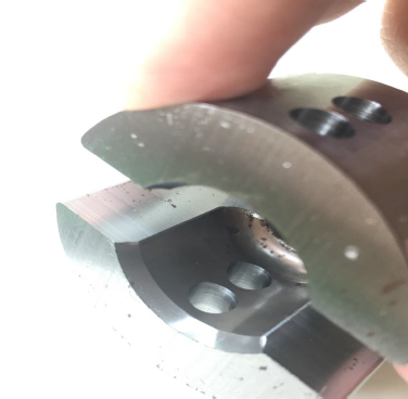 金属バリ取り【加工事例：SCM】お勧め超硬バリ取りドリル