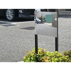 安全対策ミラー 導入事例 マンション駐車場の安全対策に！