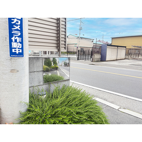 安全対策 ミラー導入事例 マンション駐車場出入口の安全対策に