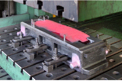 軽量化技術『ホットプレス』