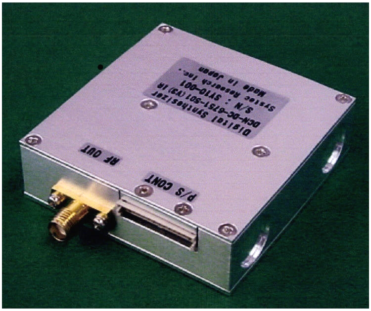 マイクロ波シンセサイザ「DCN-DC-6751-152（V3）」
