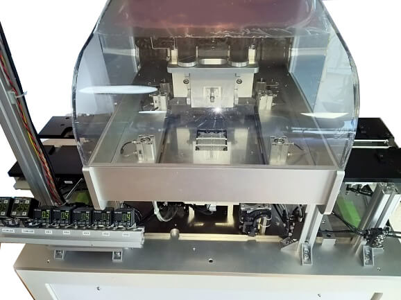 2.5秒短縮可能!高速小型スクリーン印刷装置『FL300』